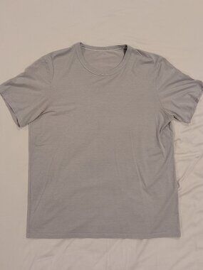 Lululemon Fundamental Men Light Gray T-Shirt Medium